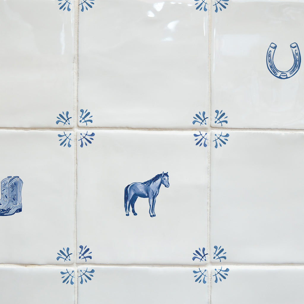 Horseshoe Delft Tile