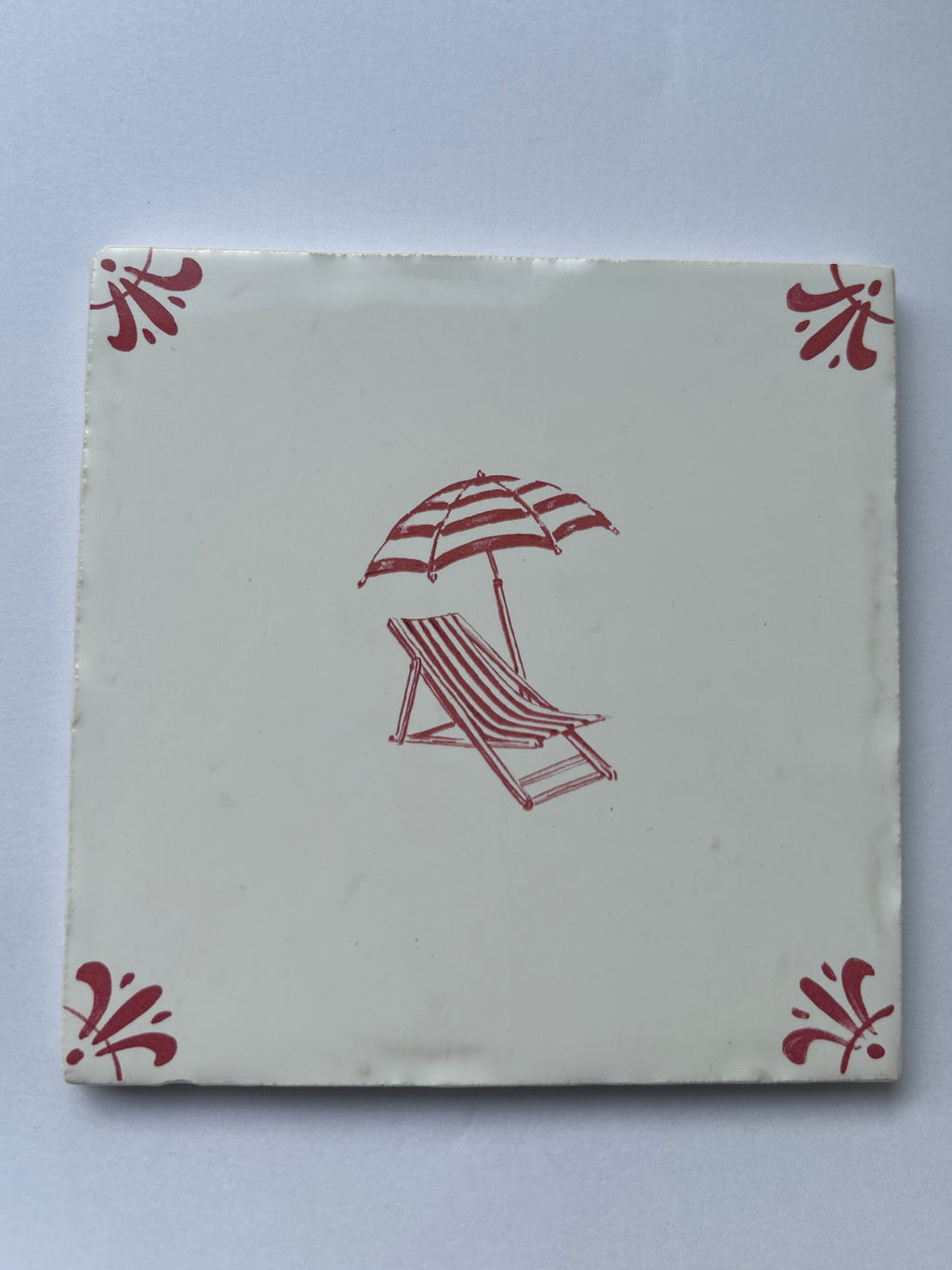 End of Line Sun Lounger and Parasol Delft Tile - Crimson 12.5cm