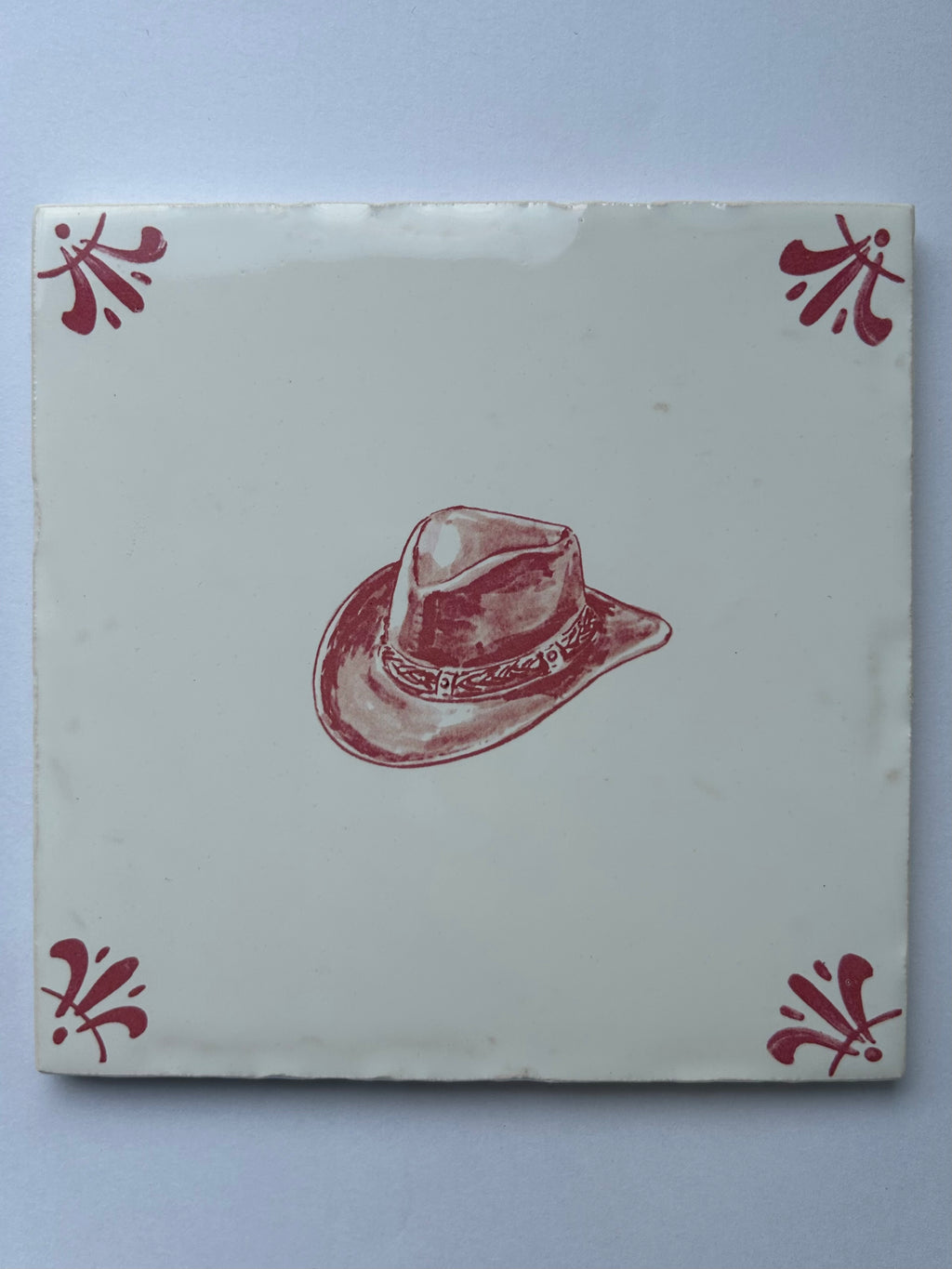 End of Line Cowboy Hat Delft Tile - Crimson 12.5cm