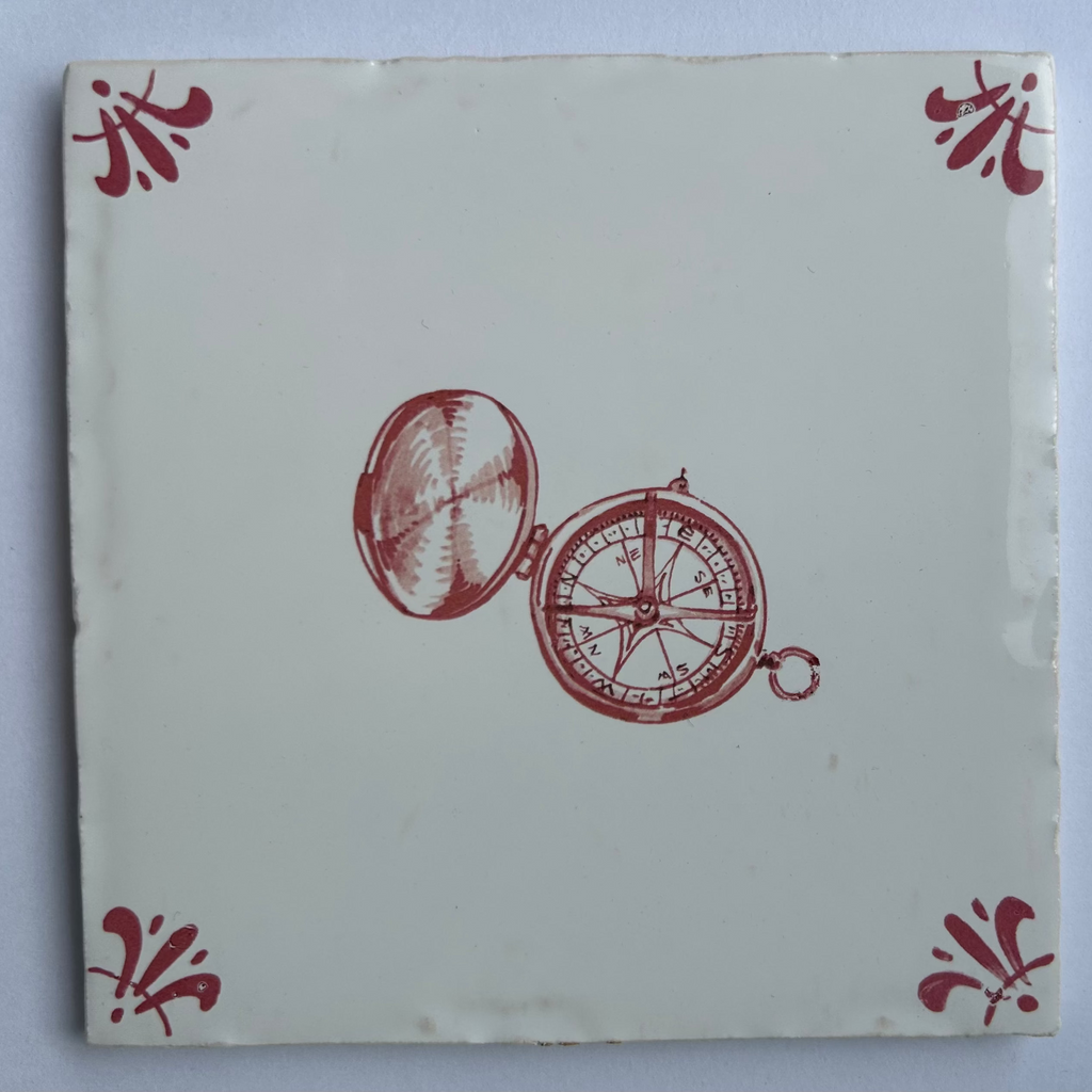 End of Line Compass Delft Tile - Crimson 12.5cm