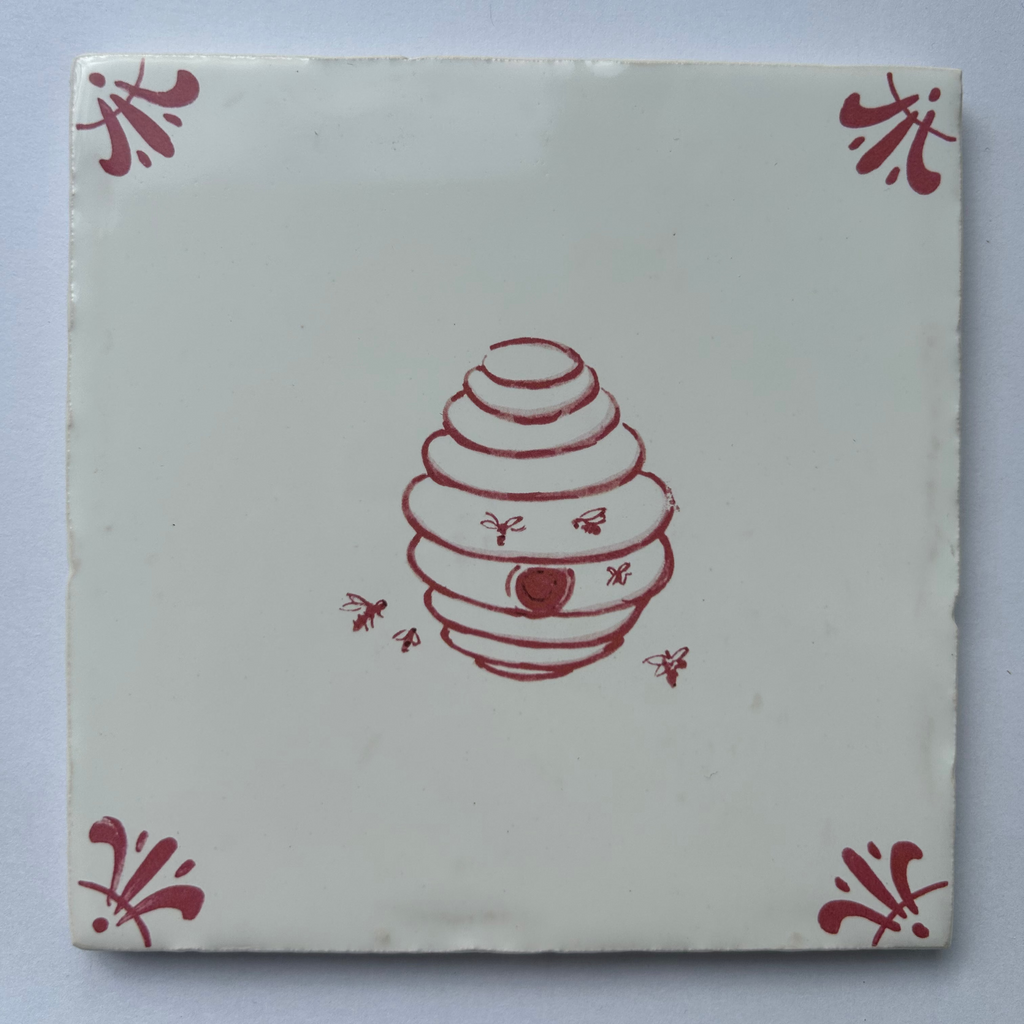 End of Line Beehive Delft Tile - Crimson 12.5cm