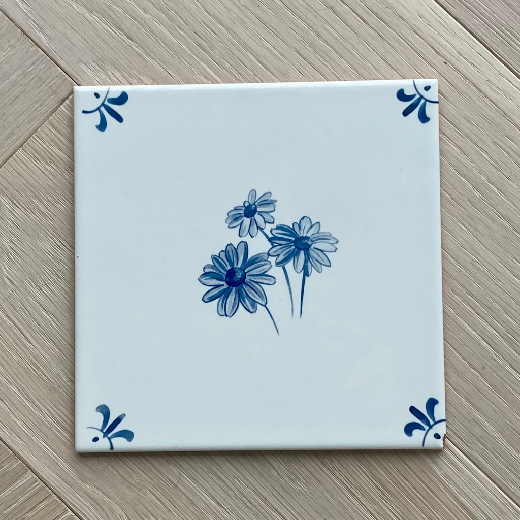 15cm, End of Line, Daisies Delft Tile, Blue