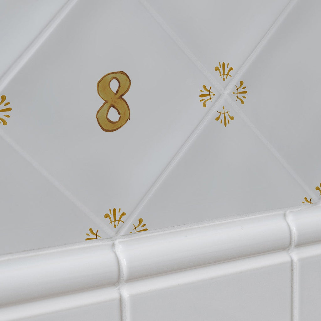 Number 8 Delft Tile